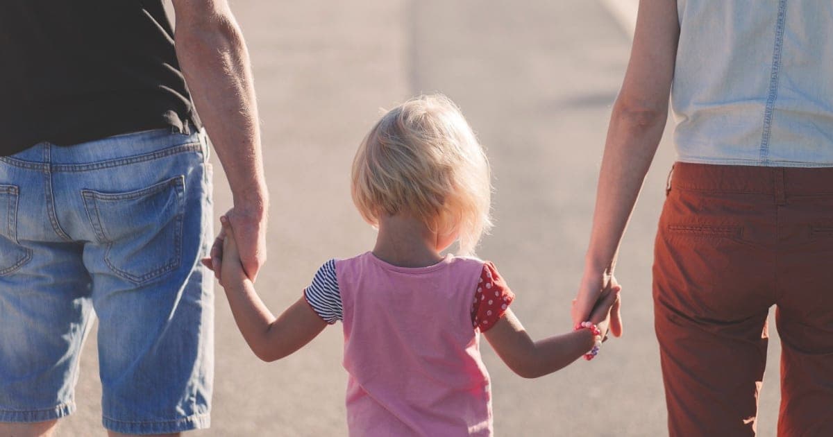 Renforcer la Communication Parent-Enfant : Un Guide Pratique pour une Relation Sereine