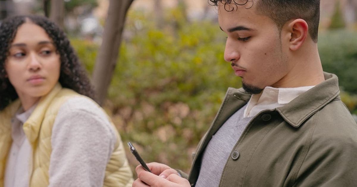 Jalousie maladive : Comprendre, gérer et retrouver l'équilibre relationnel